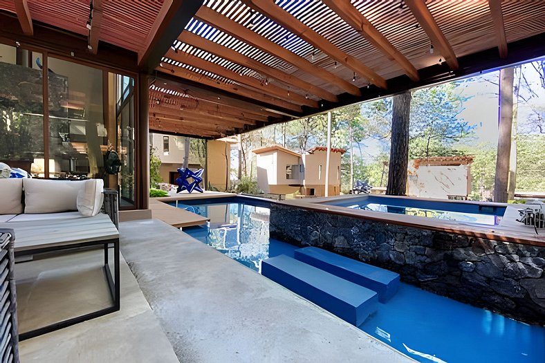 Casa de descanso con alberca propia y jacuzzi