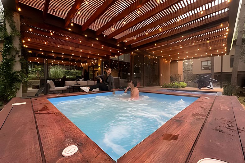 Chalet with private pool and jacuzzi